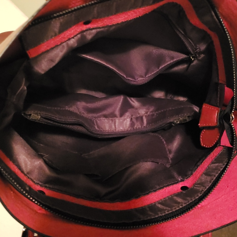 Red purse - Picture 3 of 4